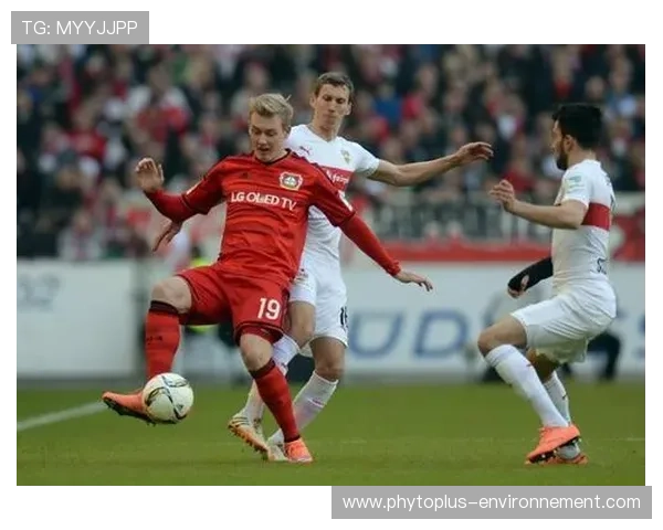 德布劳内青训经历与成长路径分析，展示足球天才的培养过程