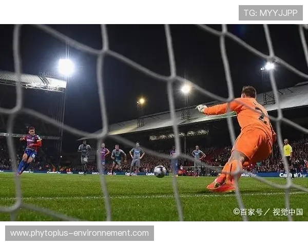 南安普顿进攻套路解析：战术体系与推进方式分析