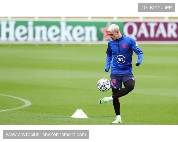 萨卡与福登：边路核心与中路组织者角色功能差异解析