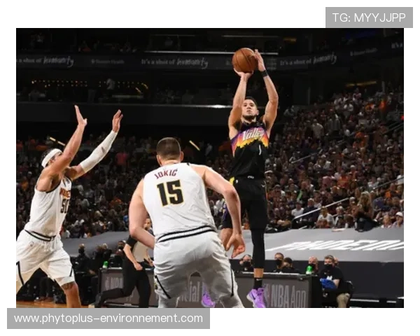 布里奇斯无球跑动拉开防线，比太阳时期外线更高效